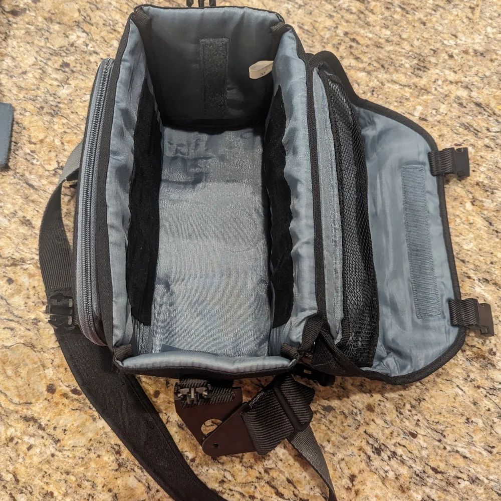 Vintage Quantaray Heavy Duty Professional Black Camera Bag W Adj Shoulder Strap